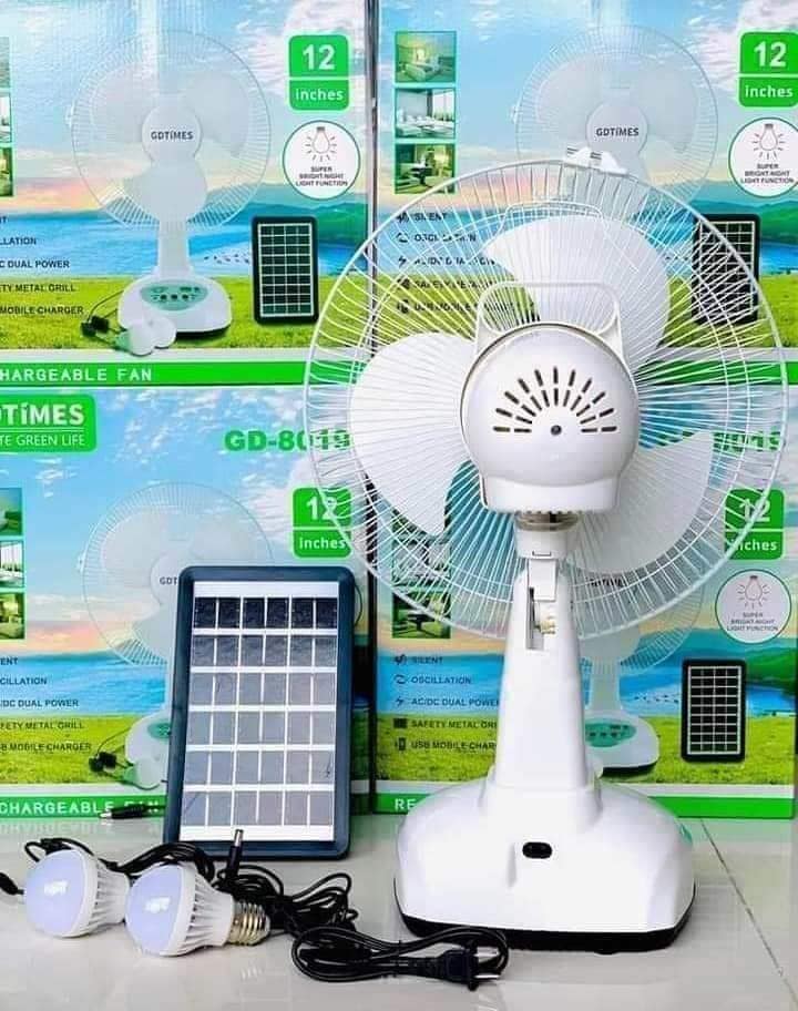 Ventilateur solaire rechargeable 12 pouces avec 02 lampes