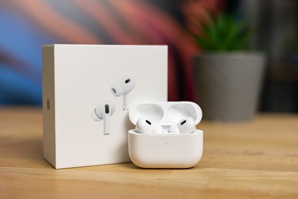 Apple AirPods Pro 2 ème Génération avec Annulation Avancée du Bruit et Audio Spatial