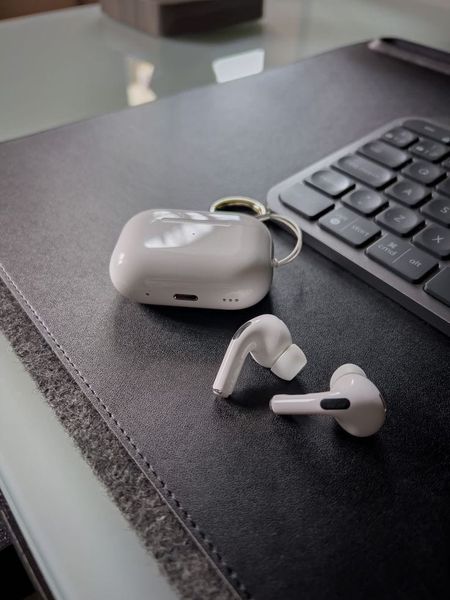 Apple AirPods Pro 2 ème Génération avec Annulation Avancée du Bruit et Audio Spatial