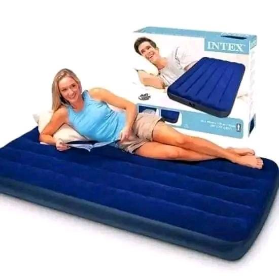 Matelas gonflable 01 et 02 places + pompe manuelle
