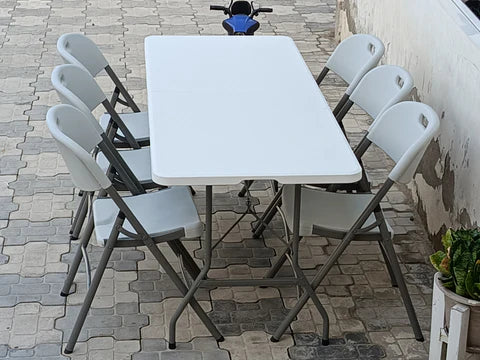 Table 1m80 et chaises modernes en plastique Polyéthylène Haute Densité pliable