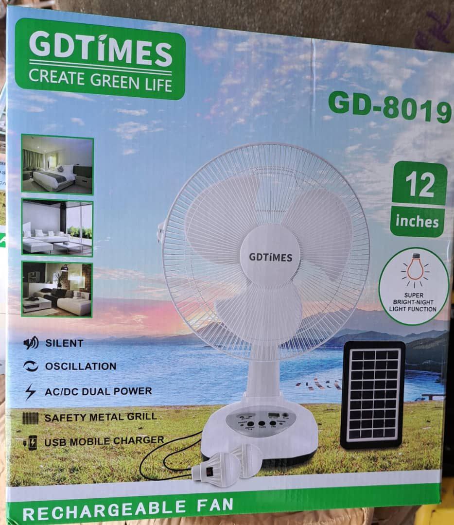 Ventilateur solaire rechargeable 12 pouces avec 02 lampes