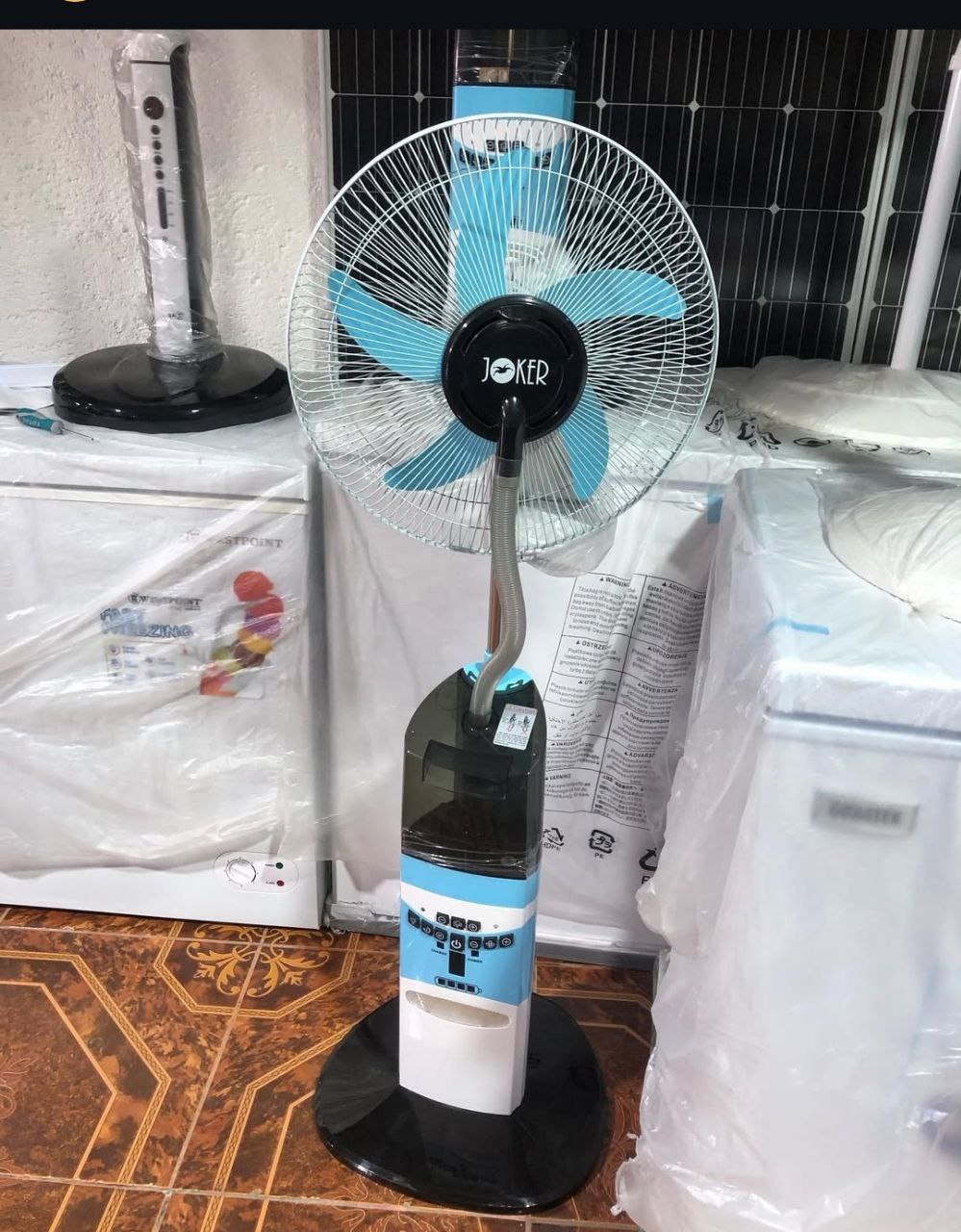 Ventilateur brumisateur rechargeable 18’’ – Le frais intelligent, même sans courant