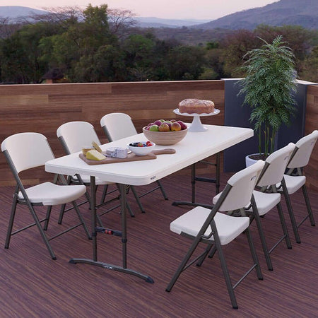 Table 1m80 et chaises modernes en plastique Polyéthylène Haute Densité pliable